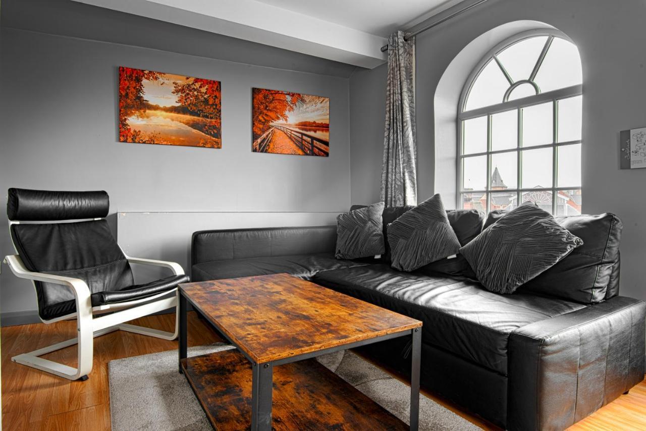 レクサムThe Glyndwr - Berwyn Houseアパートメント エクステリア 写真